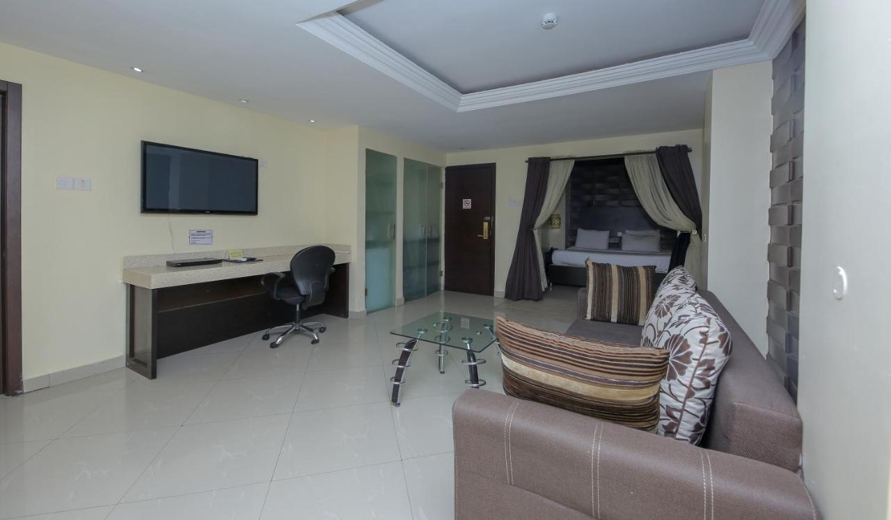 KSF Place Alaka Lagos Dış mekan fotoğraf