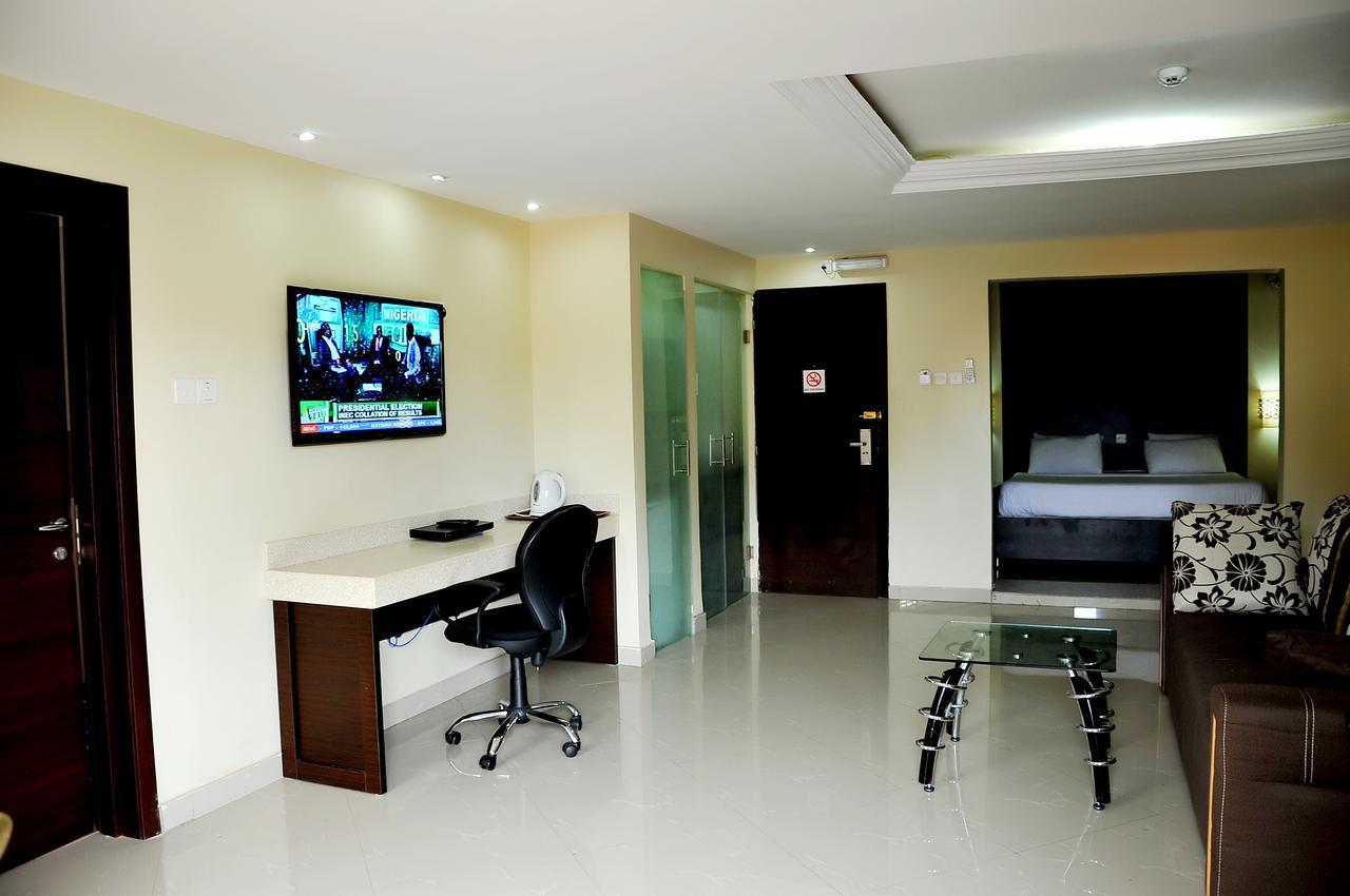 KSF Place Alaka Lagos Dış mekan fotoğraf