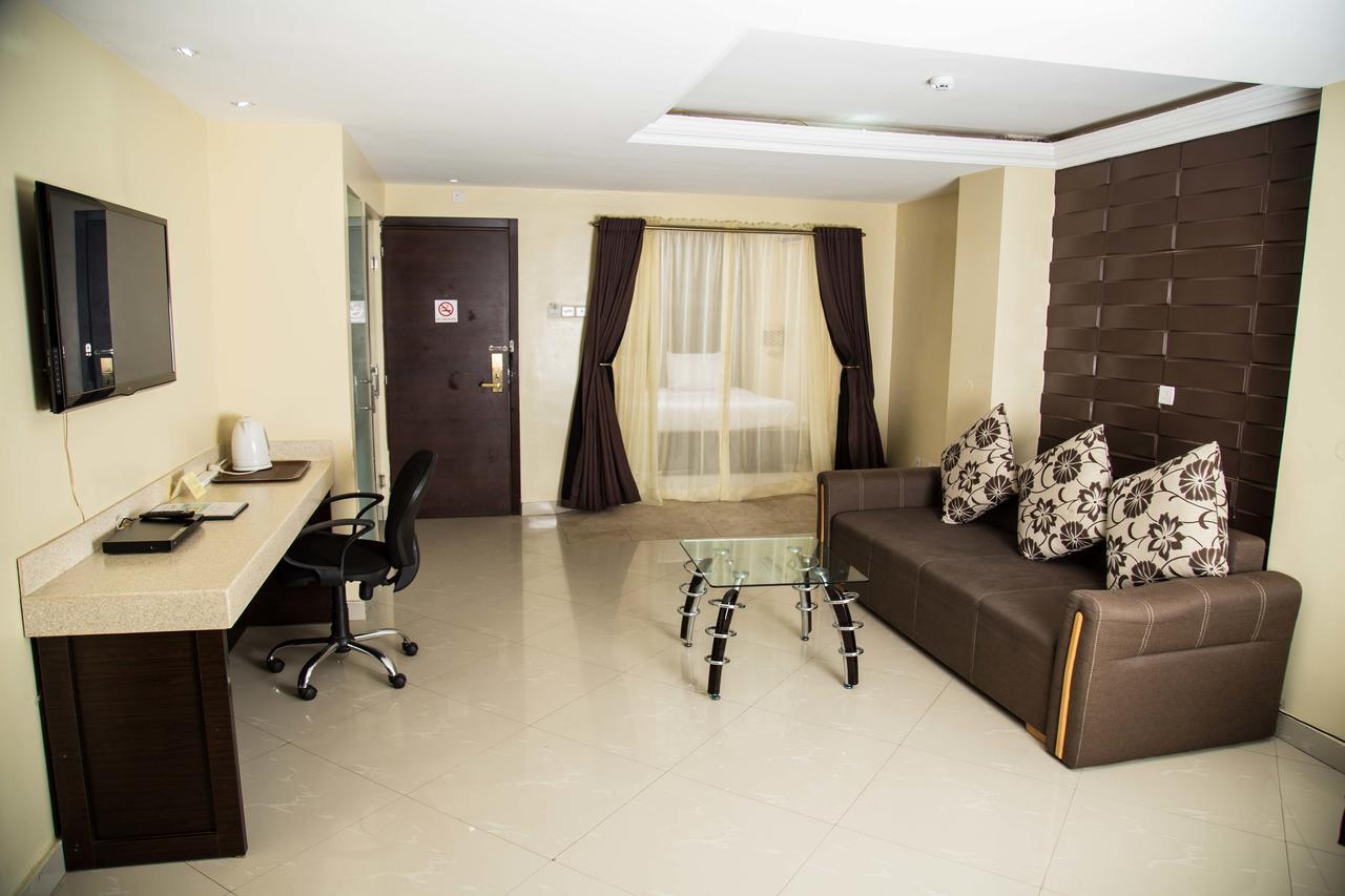 KSF Place Alaka Lagos Dış mekan fotoğraf